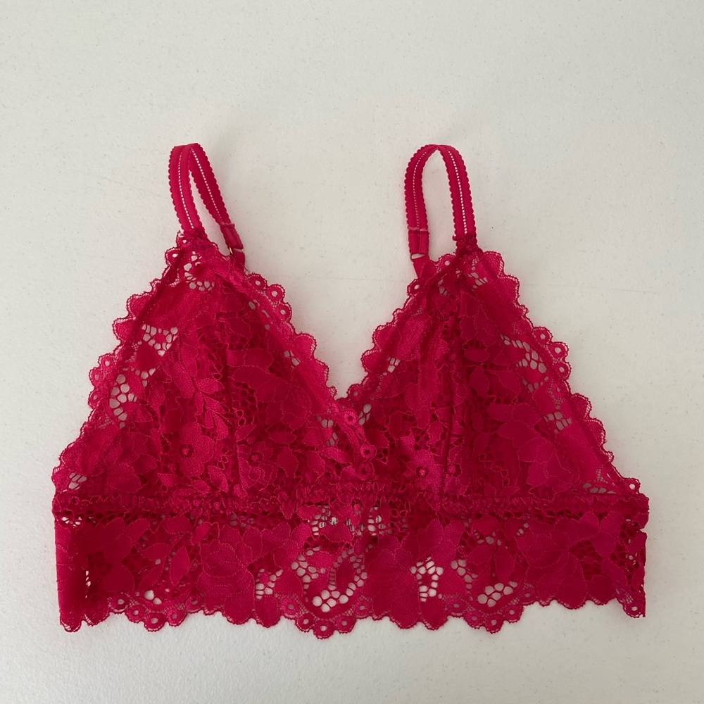 NWOT | Marilyn Monroe women’s pink lace buckle adjustable bralette bra large